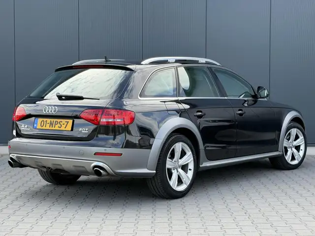 Audi A4 view 4
