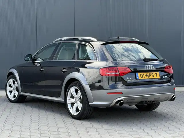 Audi A4 view 3