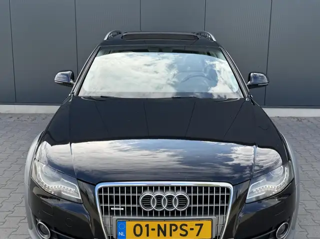 Audi A4 view 14