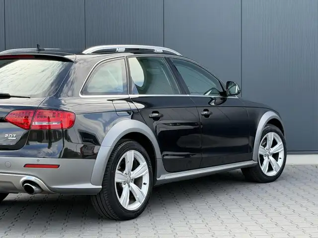 Audi A4 view 5