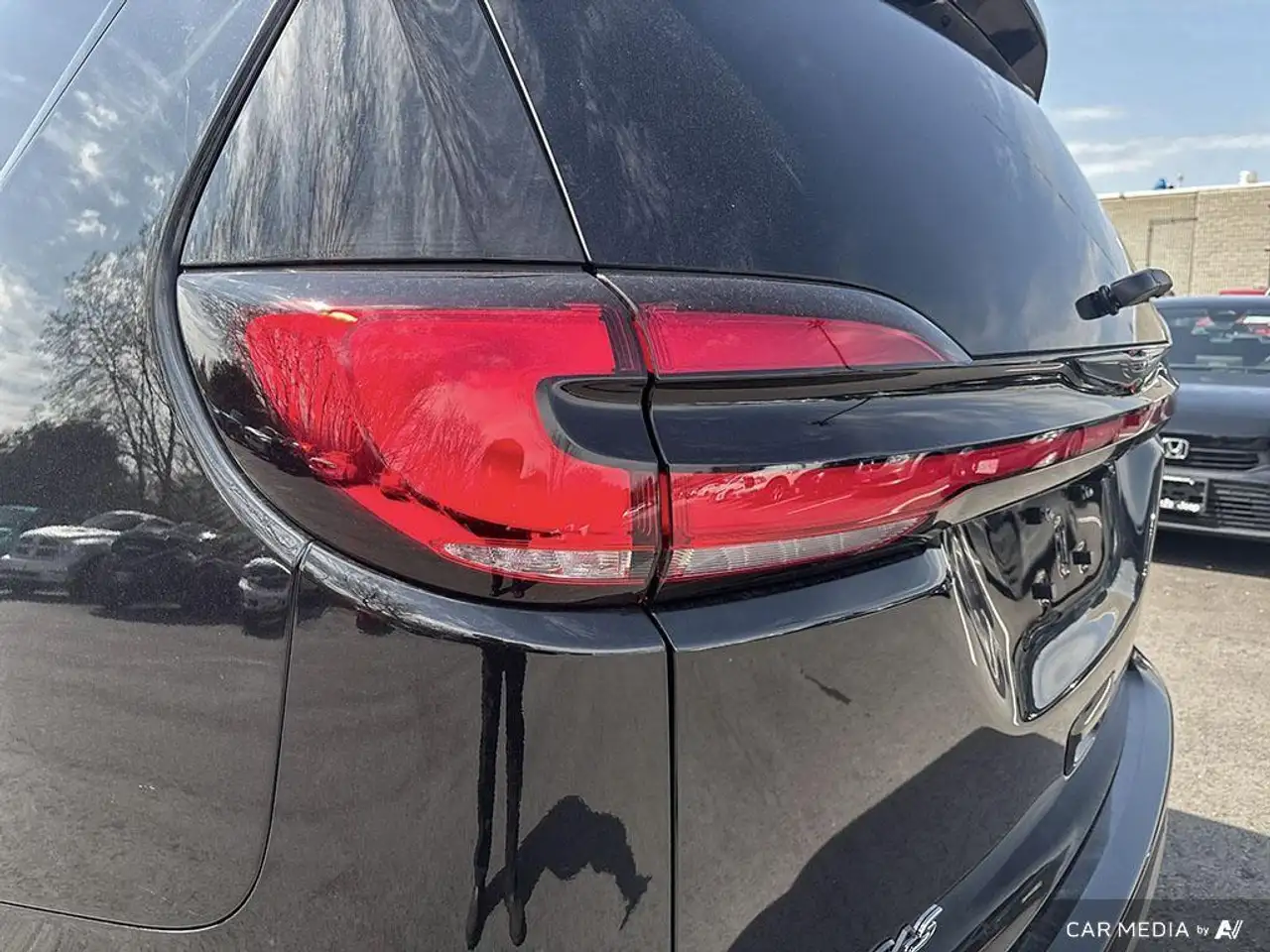 Chrysler Pacifica снимка Chrysler Pacifica