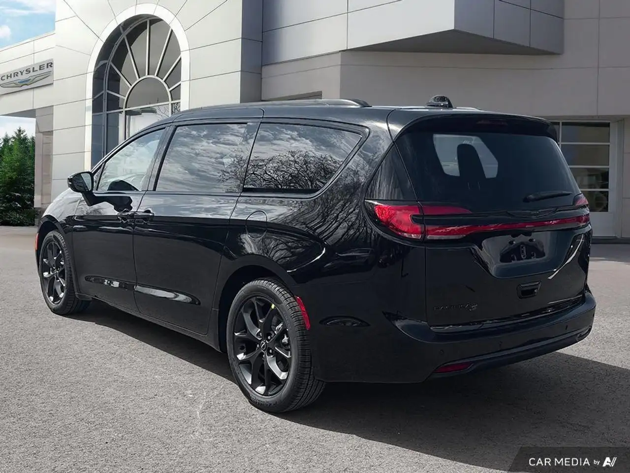 Chrysler Pacifica снимка Chrysler Pacifica