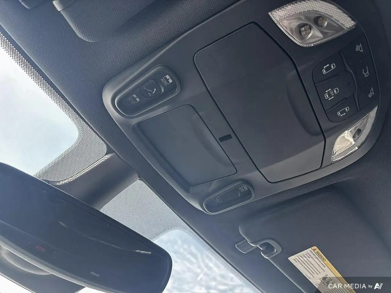 Chrysler Pacifica снимка Chrysler Pacifica