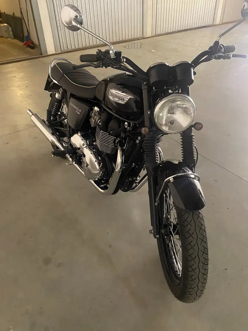 Triumph Bonneville T100 Fekete - 1