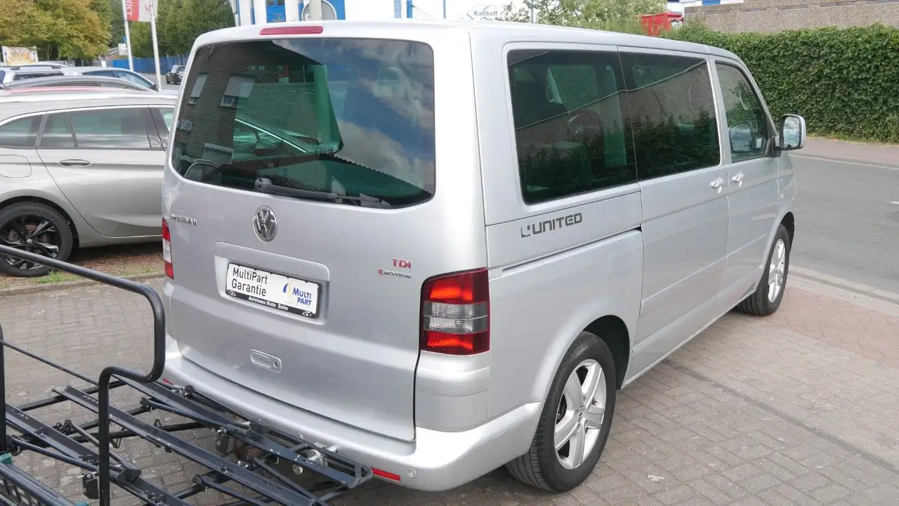 Volkswagen Multivan T5 2.5 TDI 4Motion United | 174 ch | BVM | 7 places | GPS | Chauffage auxiliaire | Climatisation 3 zones | Attelage