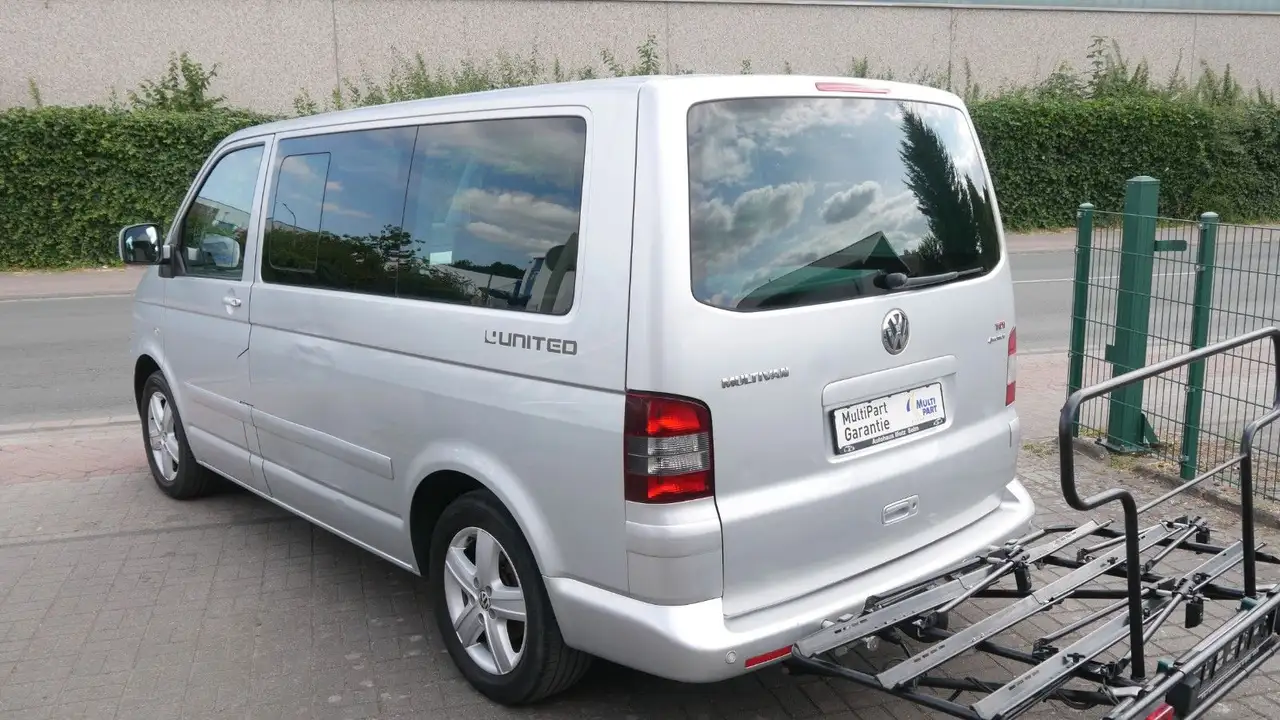 Volkswagen Multivan T5 2.5 TDI 4Motion United | 174 ch | BVM | 7 places | GPS | Chauffage auxiliaire | Climatisation 3 zones | Attelage
