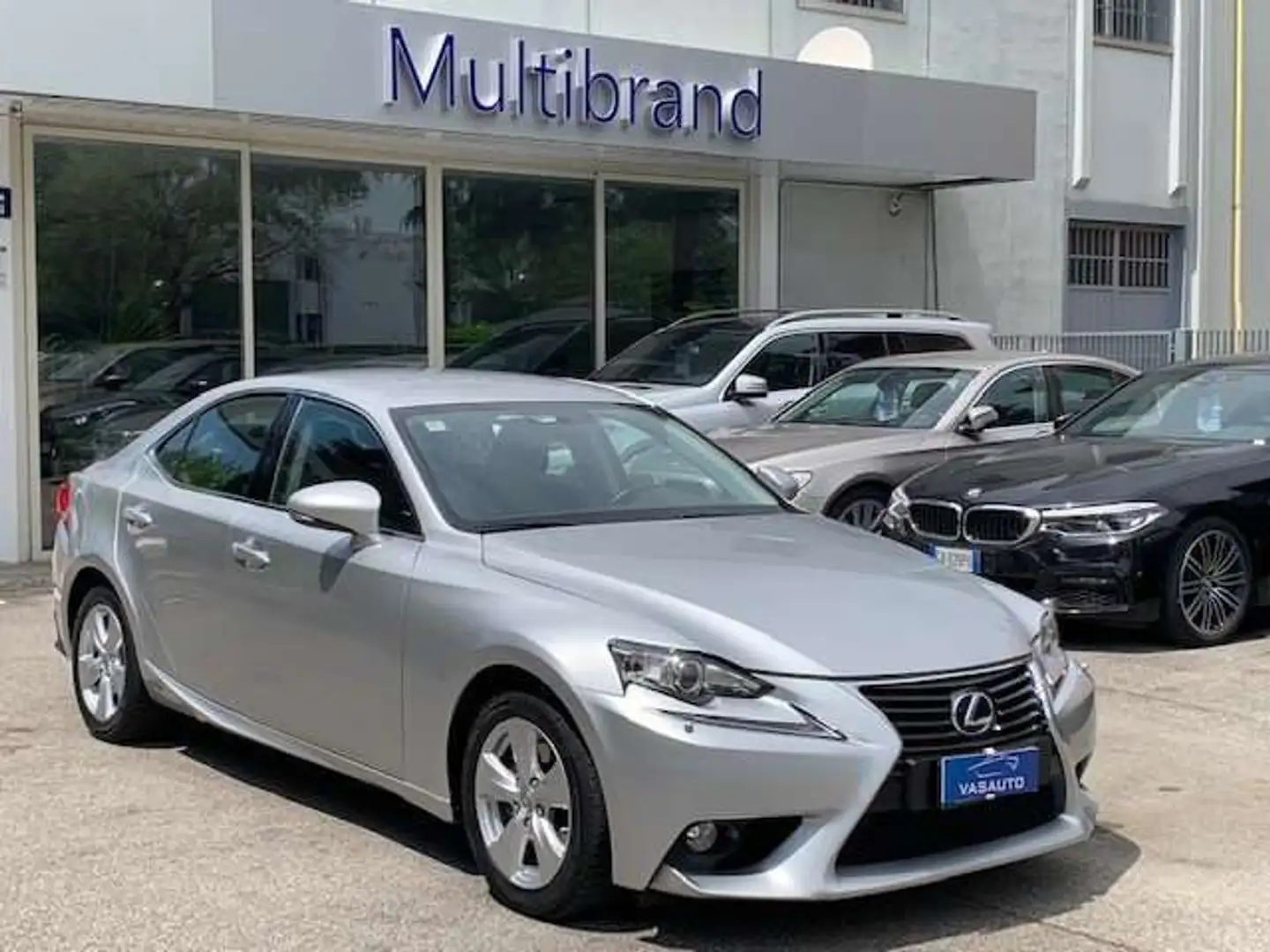 Lexus IS 300 IS 300h 2.5 Luxury cvt Gümüş rengi - 1