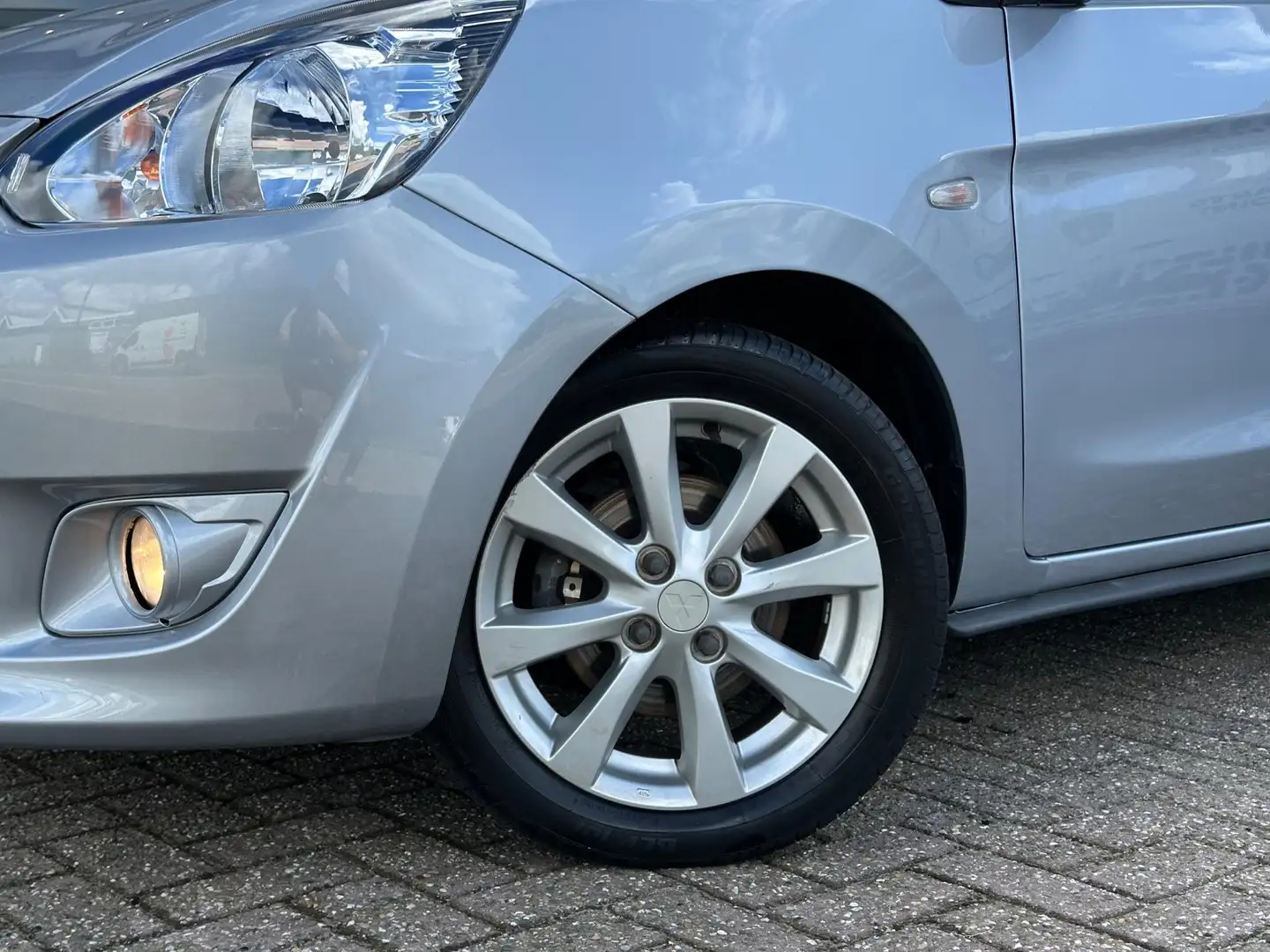 Mitsubishi Space Star 1.2 Instyle | Airco | Keyless | Automaat Grau - 2