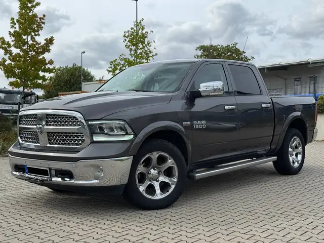 RAM 1500 RAM 1500 5.7 l V8 HEMI Crew Cab Laramie