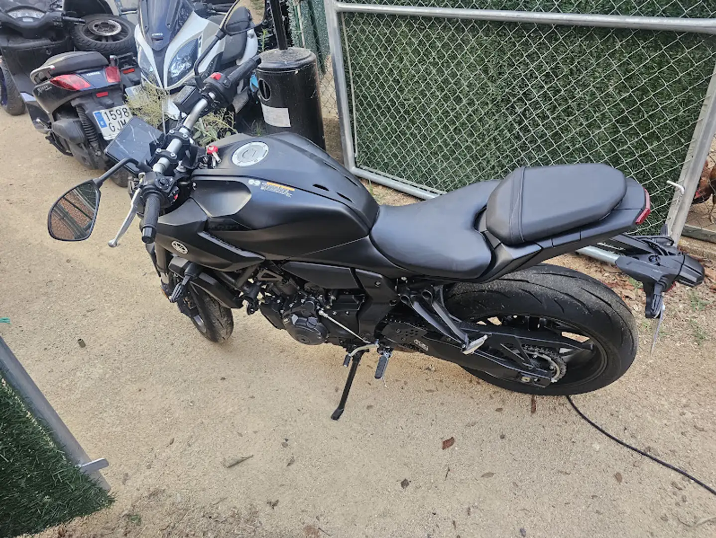 Yamaha MT-07 Negro - 2