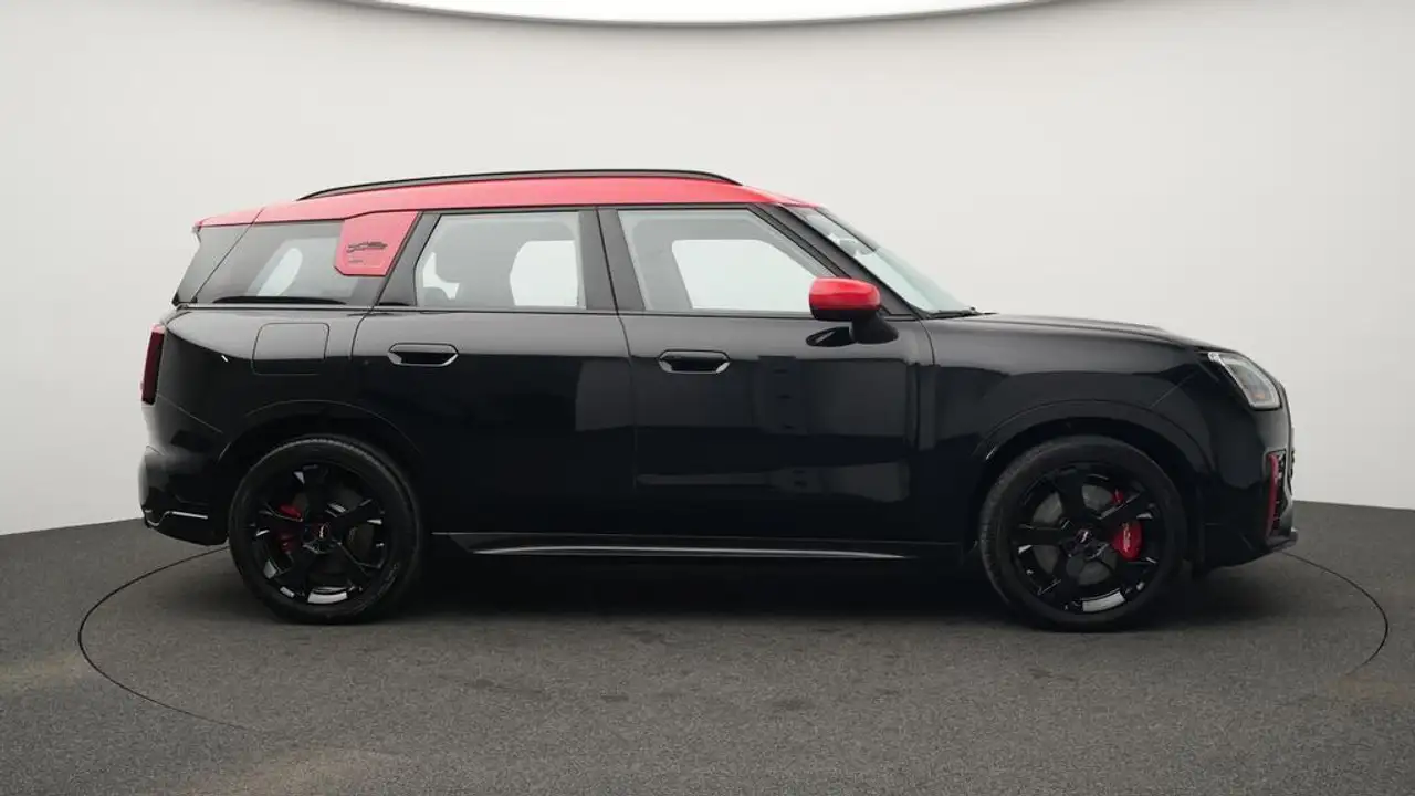MINI JCW Countryman All4 John Cooper Works Trim 2