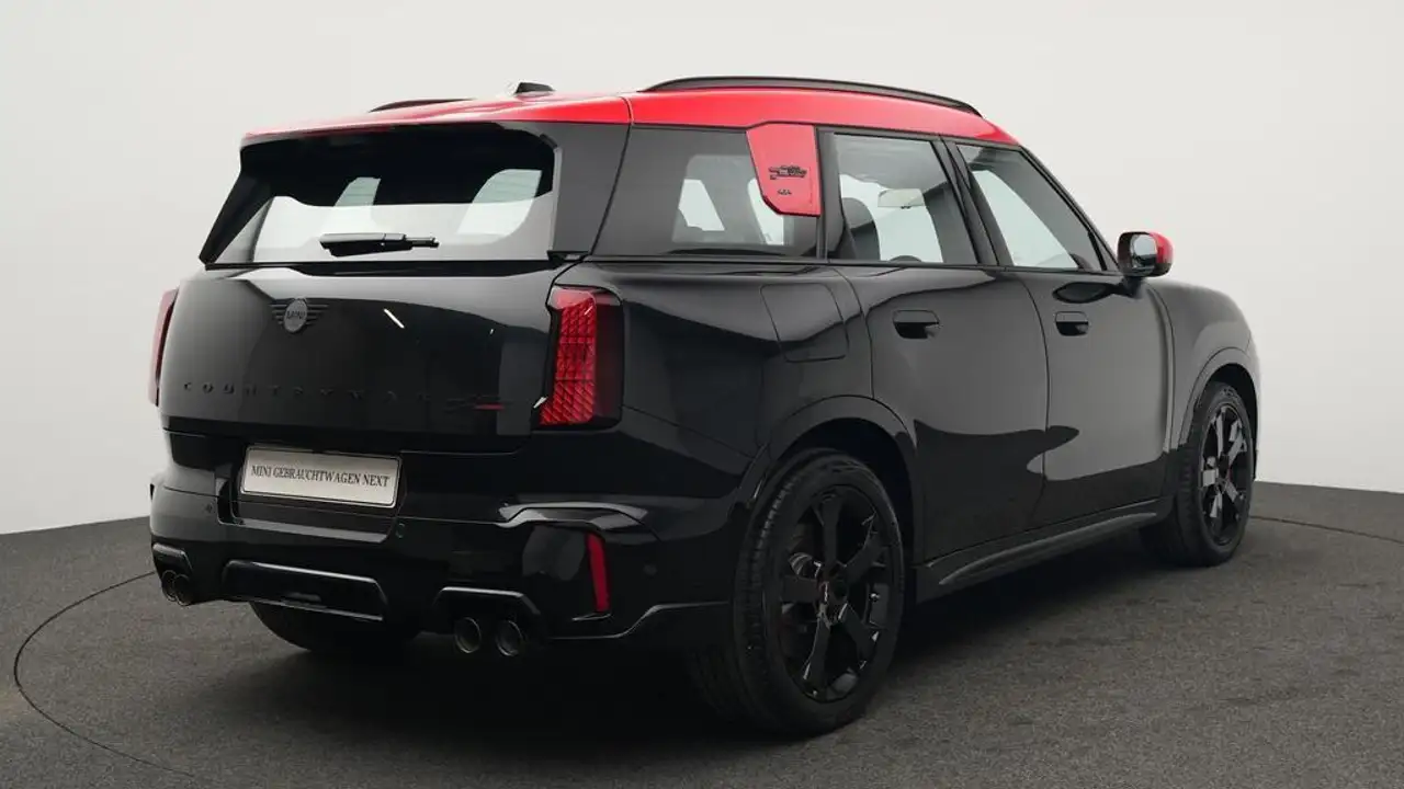 MINI JCW Countryman All4 John Cooper Works Trim 7