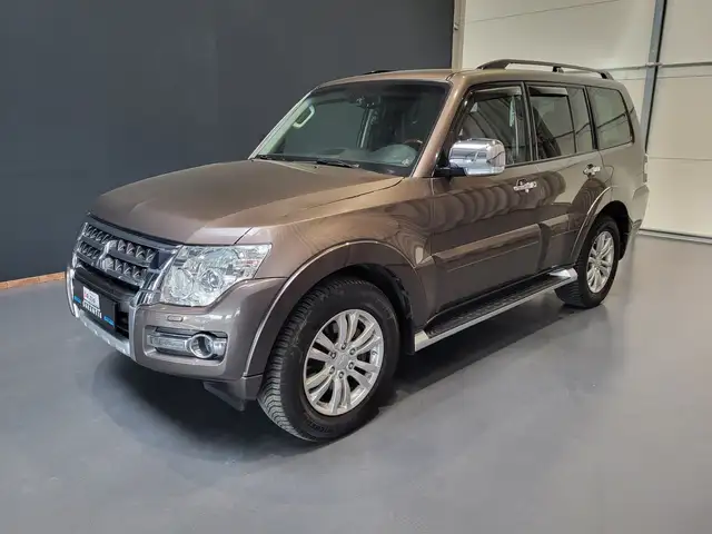 Mitsubishi Pajero 3.2 DI-D Top *TOP Ausstattung| 7-Sitze| 1.Hand*
