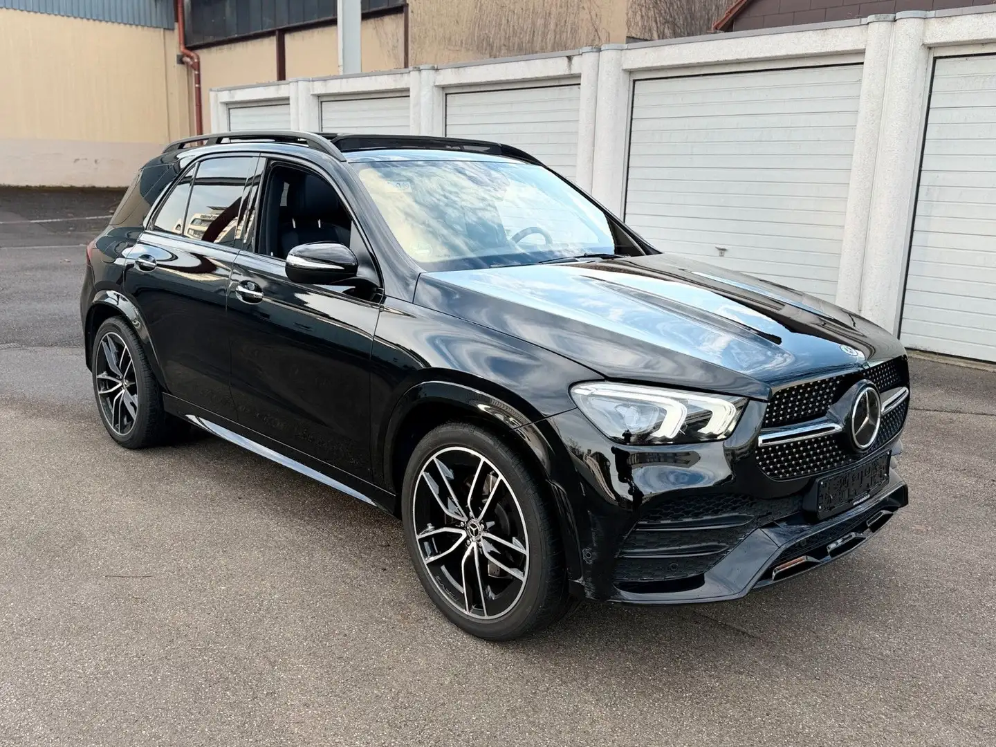 Mercedes-Benz GLE 300 D AMG 4MATIC 9G-TRONIC Schwarz - 1