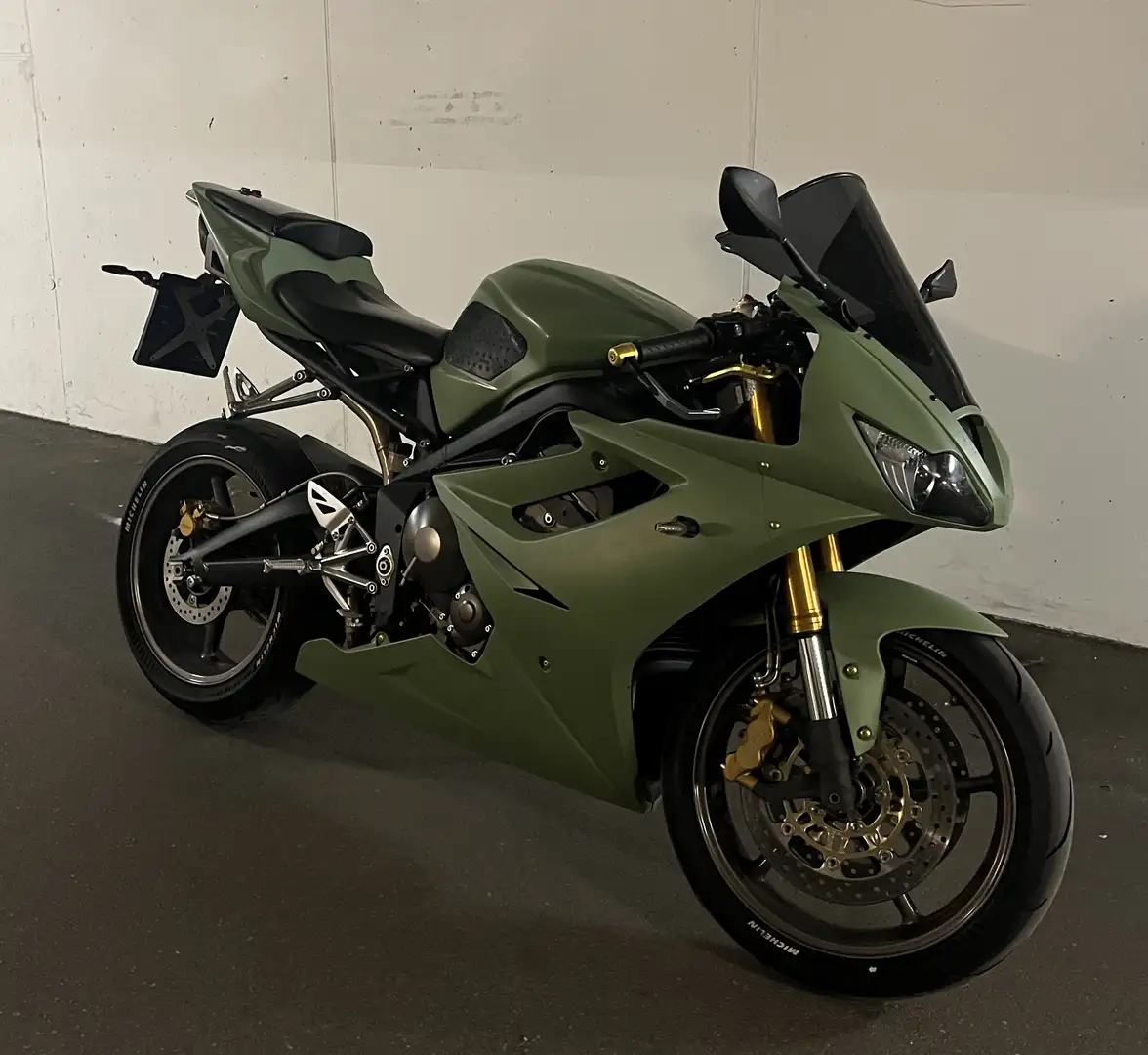 Triumph Daytona 675 Зелений - 1