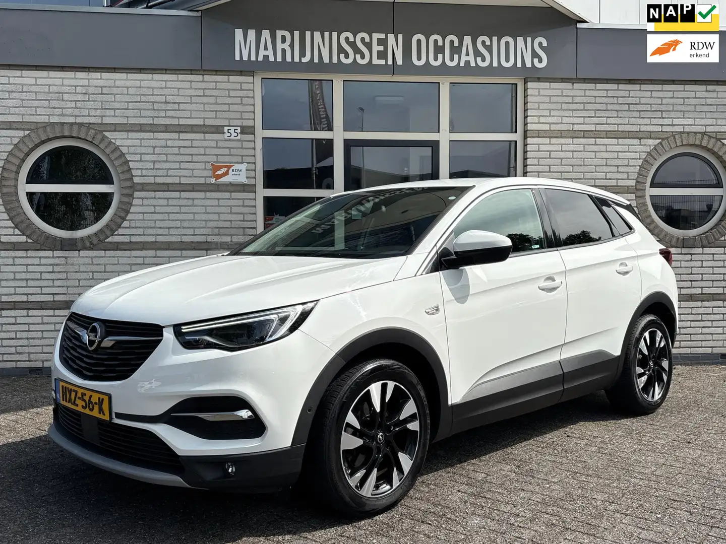 Opel Grandland X 1.2 Turbo Business Executive |Carplay,Stoel&Stuurv Wit - 1