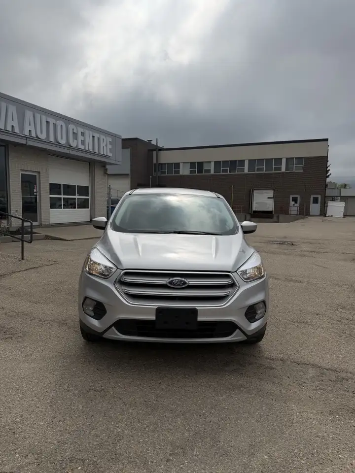 Ford Escape снимка Ford Escape