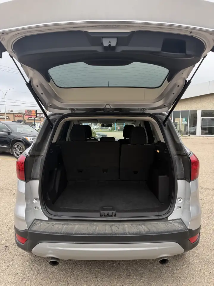 Ford Escape снимка Ford Escape