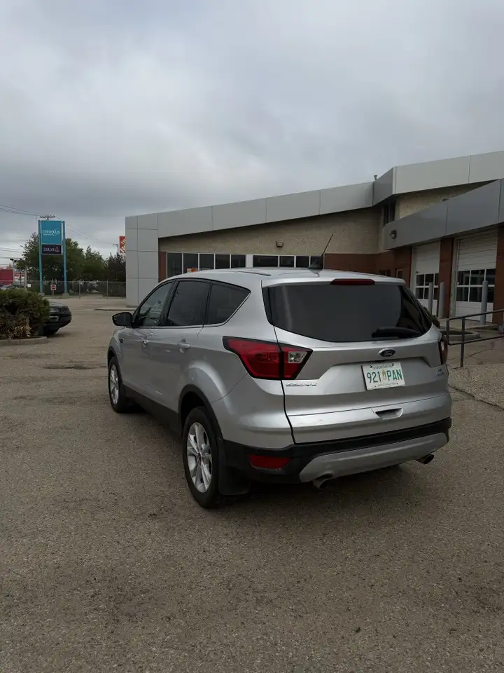 Ford Escape снимка Ford Escape