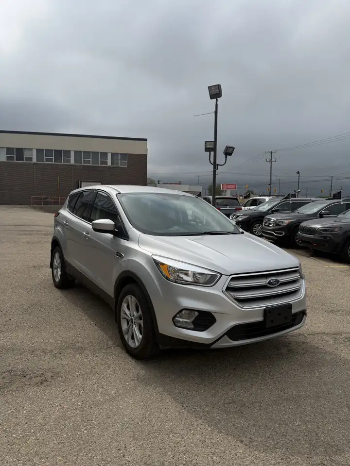 Ford Escape снимка Ford Escape