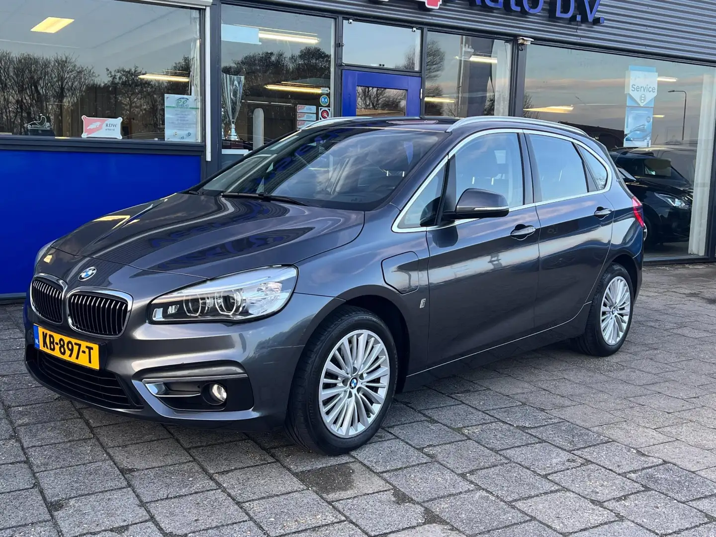BMW 225 2-serie Active Tourer 225xe iPerformance Centennia Grijs - 2