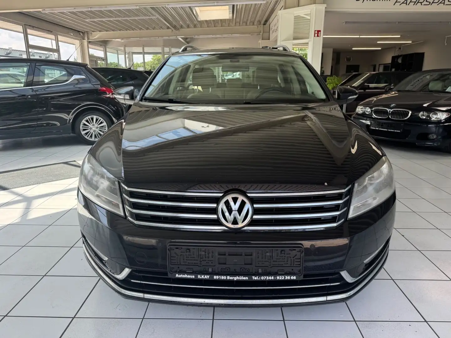 Volkswagen Passat Variant Highline 4Motion Schwarz - 2