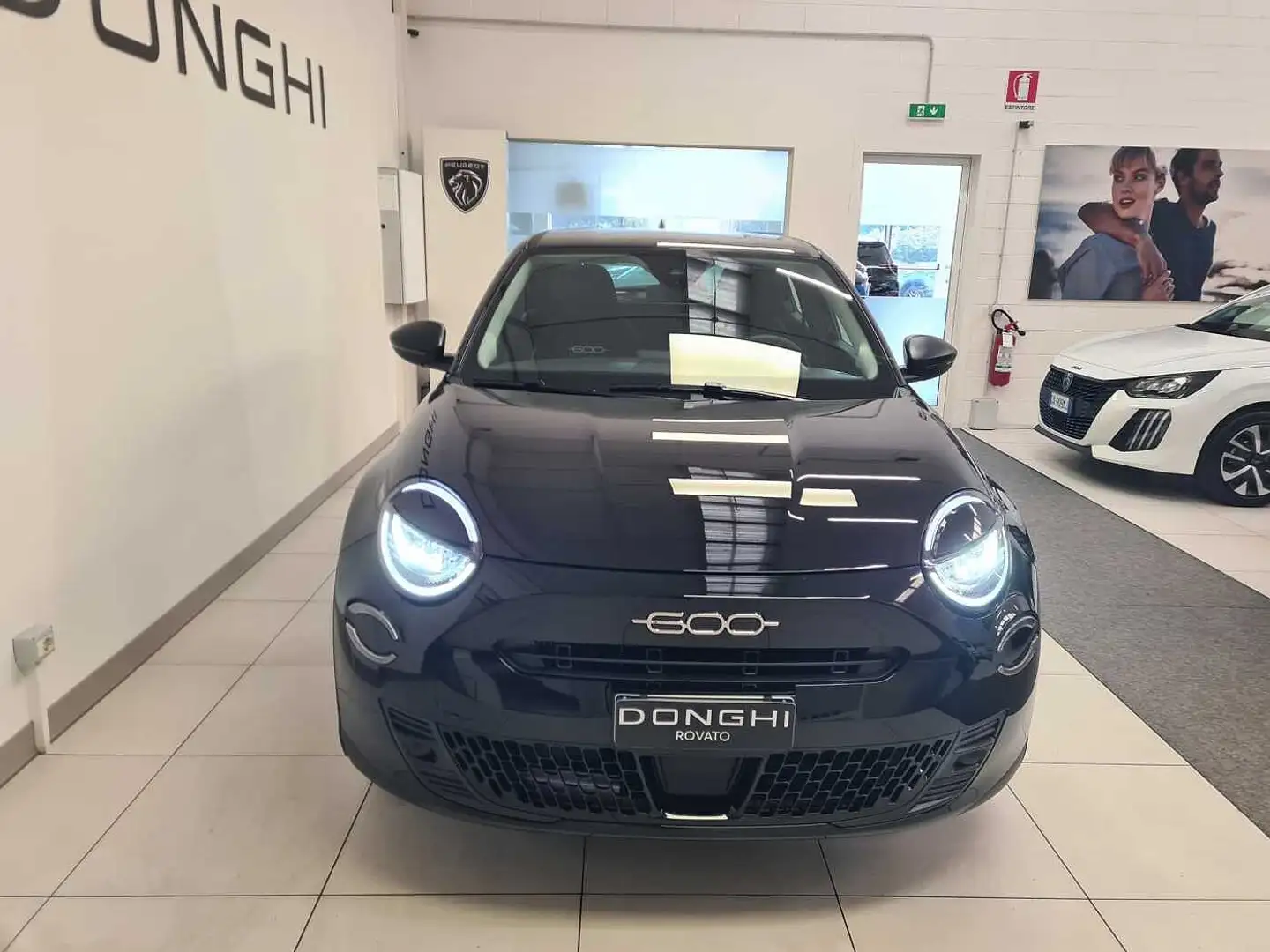 Fiat 600 Hybrid 1.2 100cv DCT6 MHEV KM0! Zwart - 2