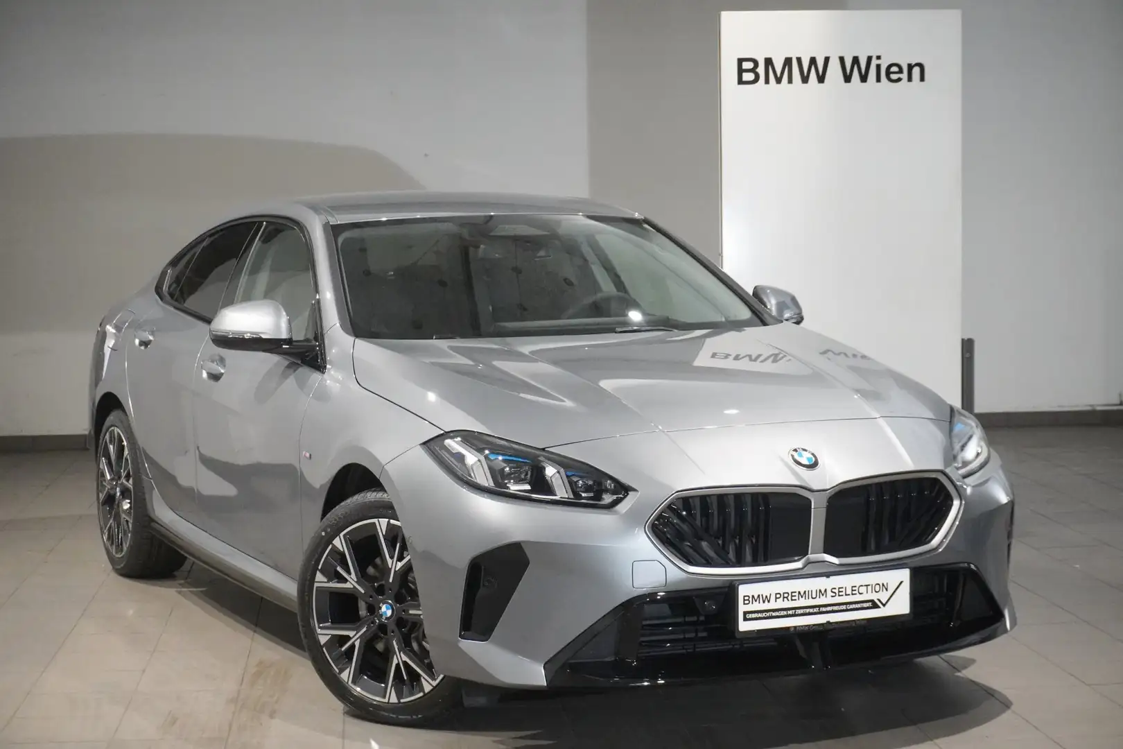 BMW 218 d Grau - 1
