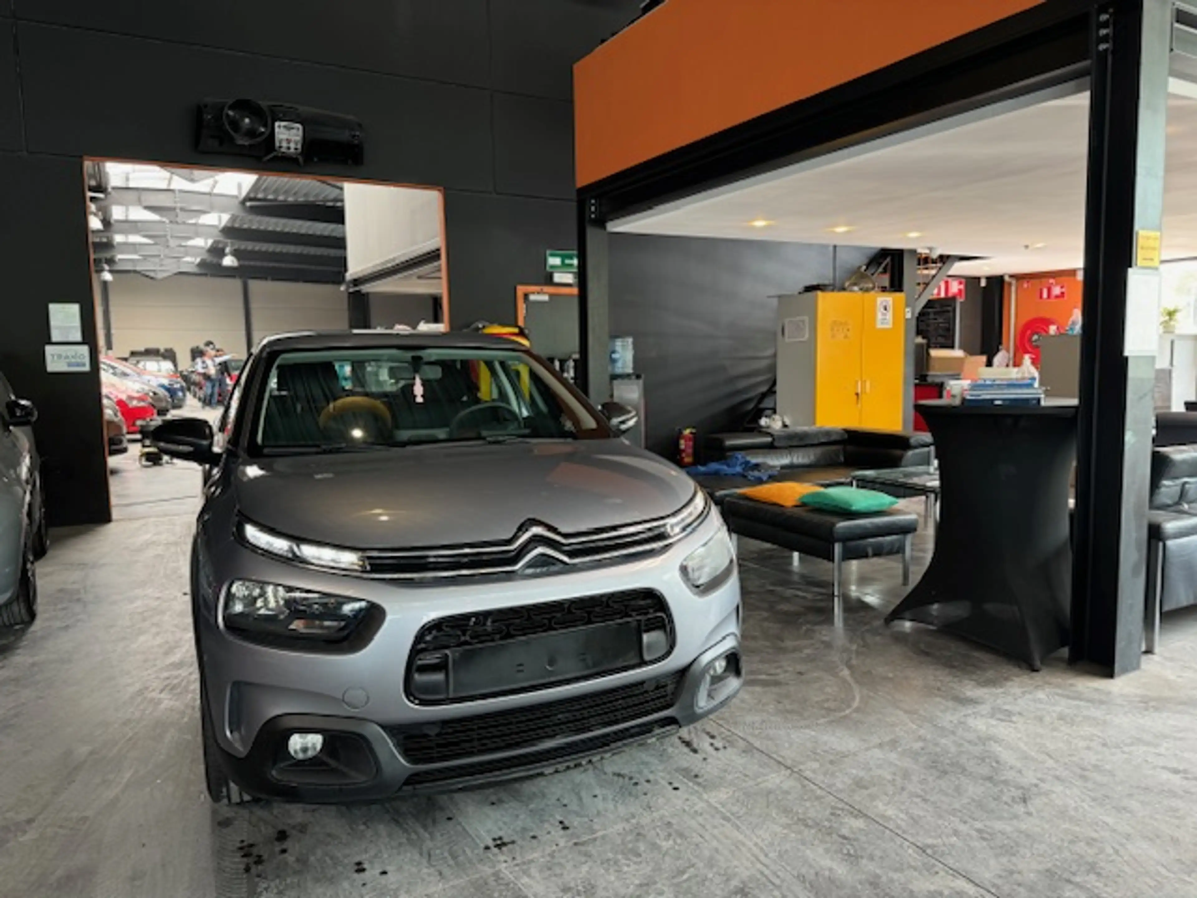 Citroen C4 Cactus 1.2 - A/C - MEDIA/TEL - NAVI - APPLI - LIM/REG