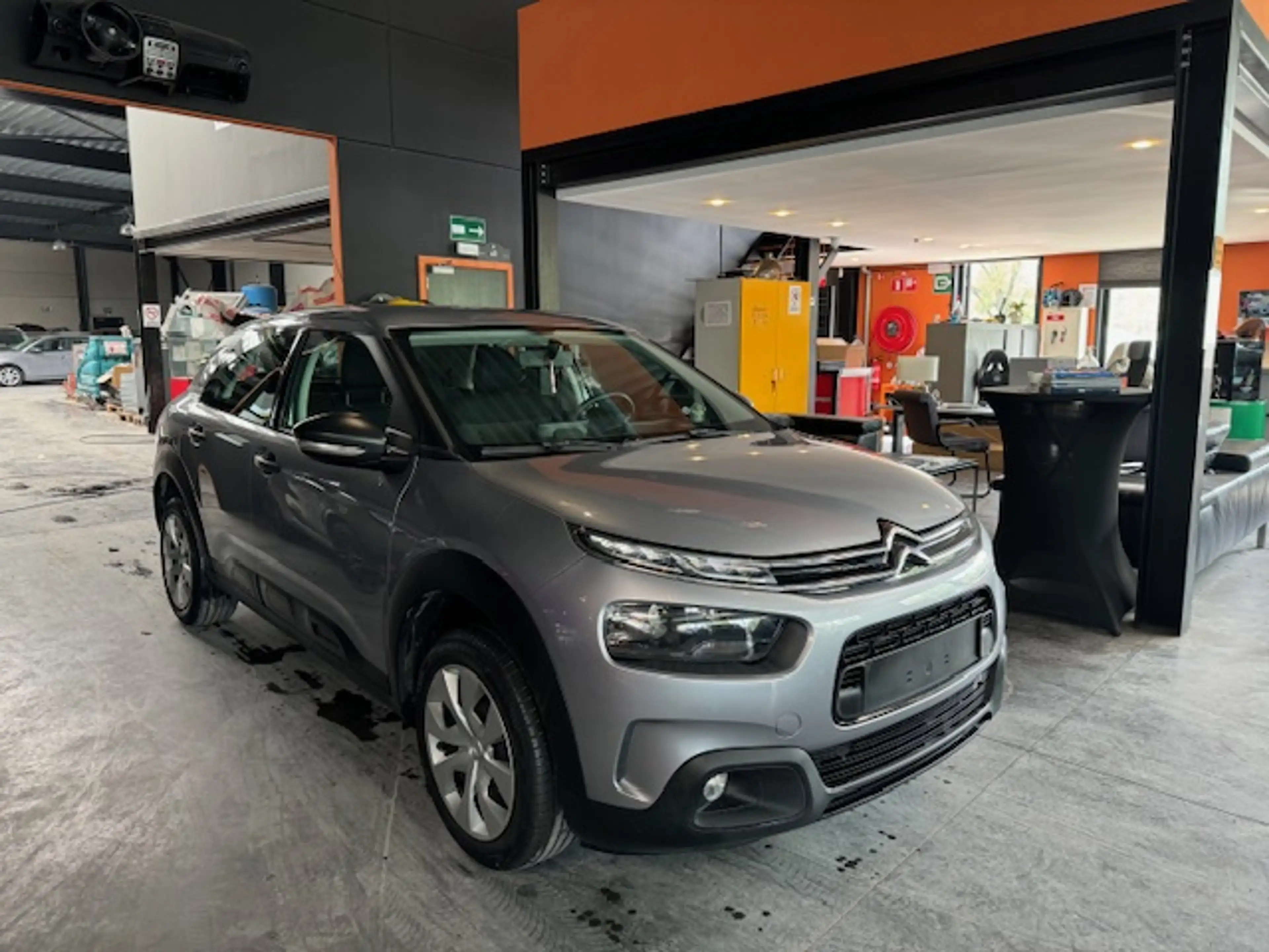 Citroen C4 Cactus 1.2 - A/C - MEDIA/TEL - NAVI - APPLI - LIM/REG — photo 2