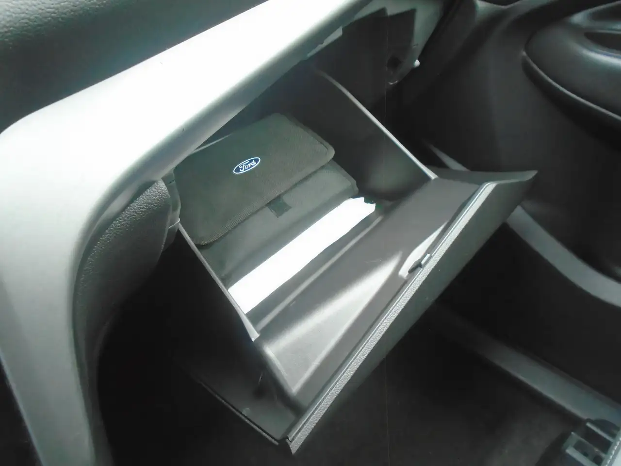 Ford Escape снимка Ford Escape