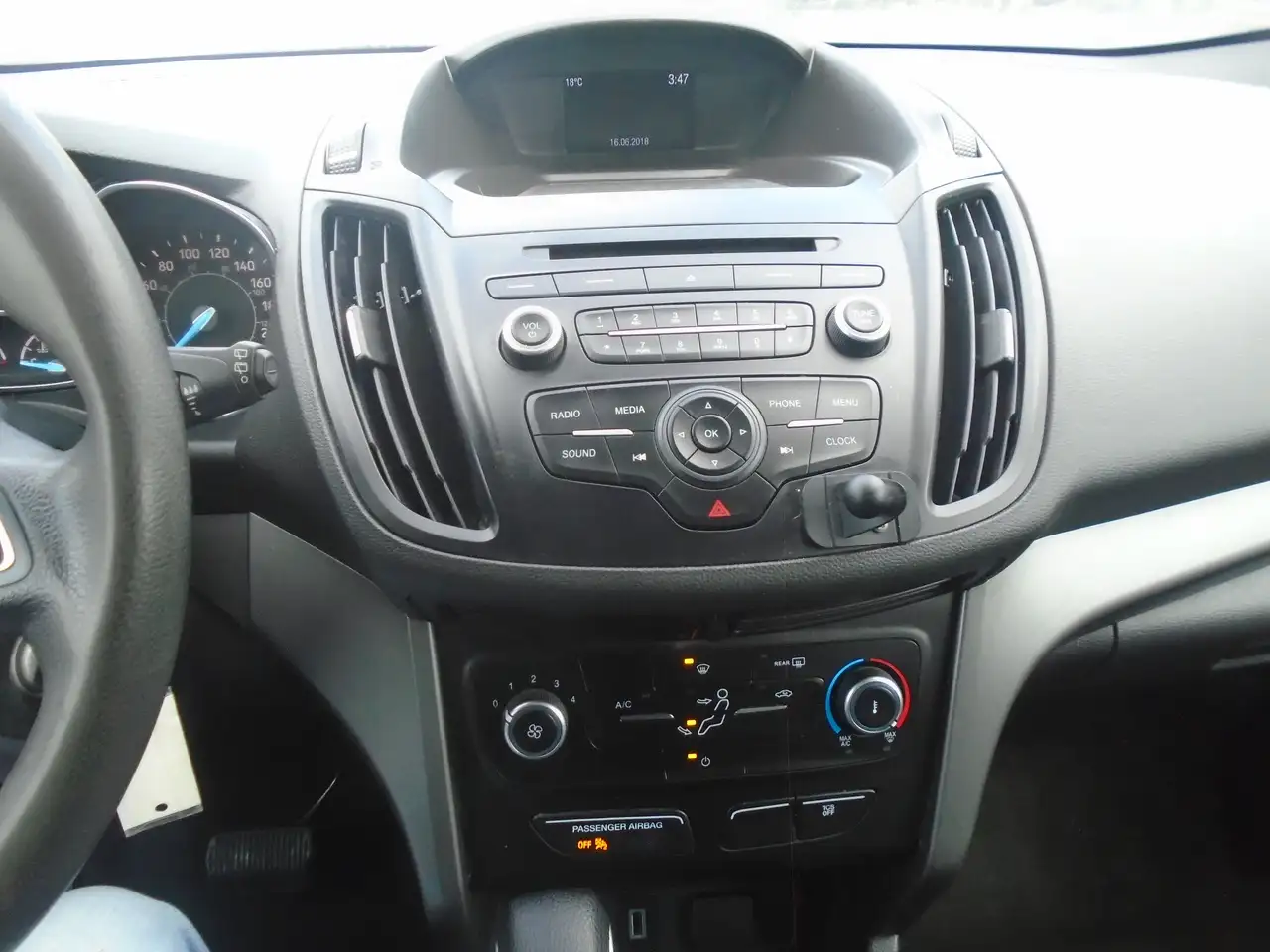 Ford Escape снимка Ford Escape