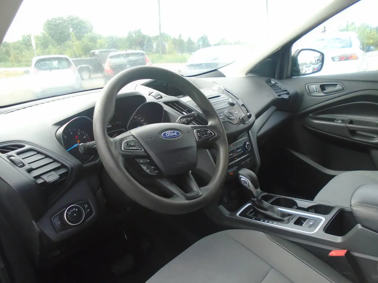Ford Escape снимка Ford Escape