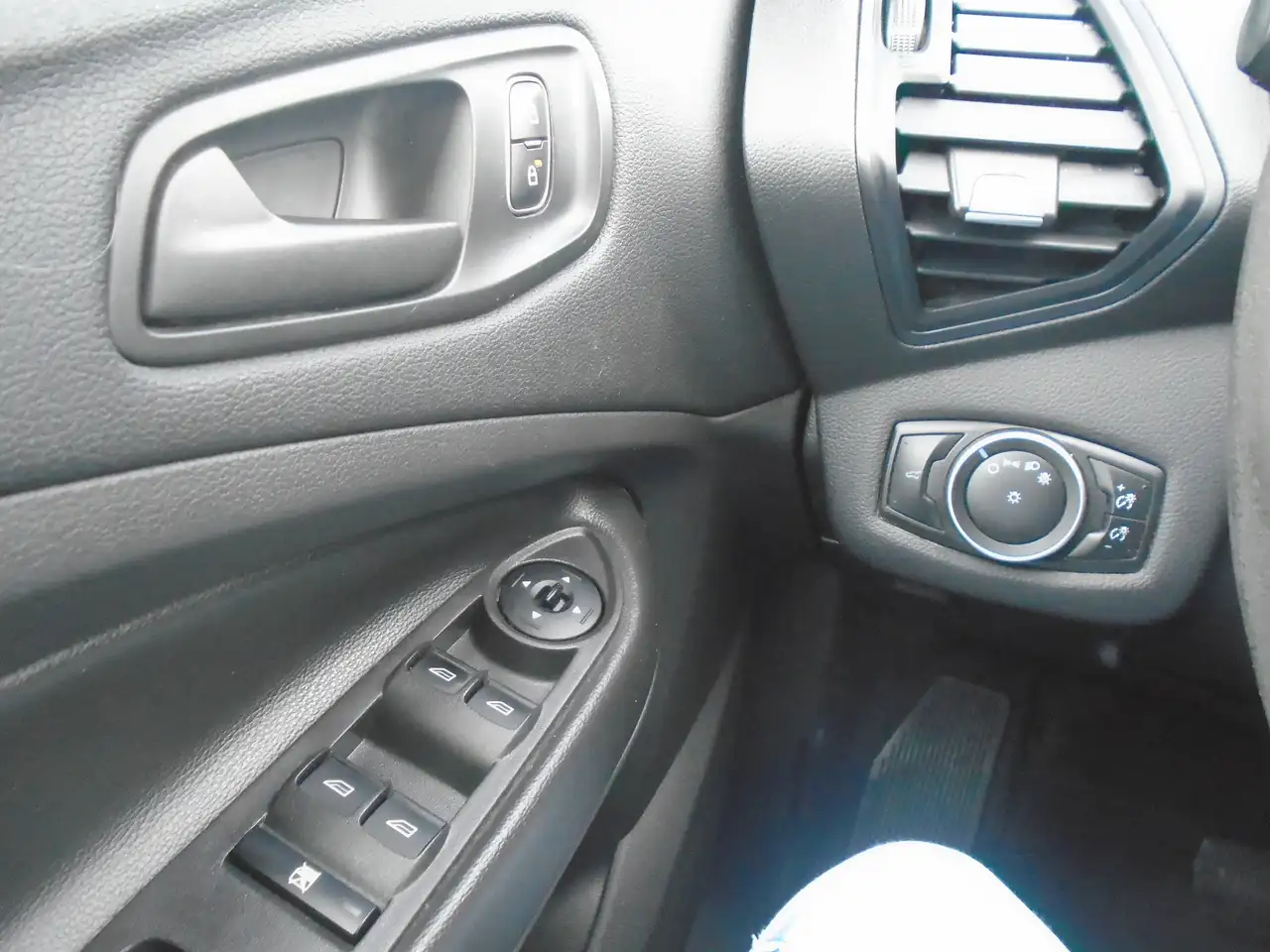 Ford Escape снимка Ford Escape