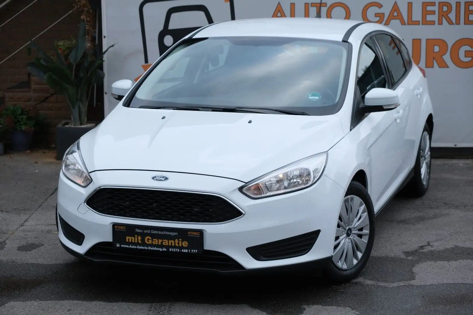 Ford Focus Lim. 1.6L Duratec Ti-VCT KLIMA USB TÜV '26 Weiß - 1