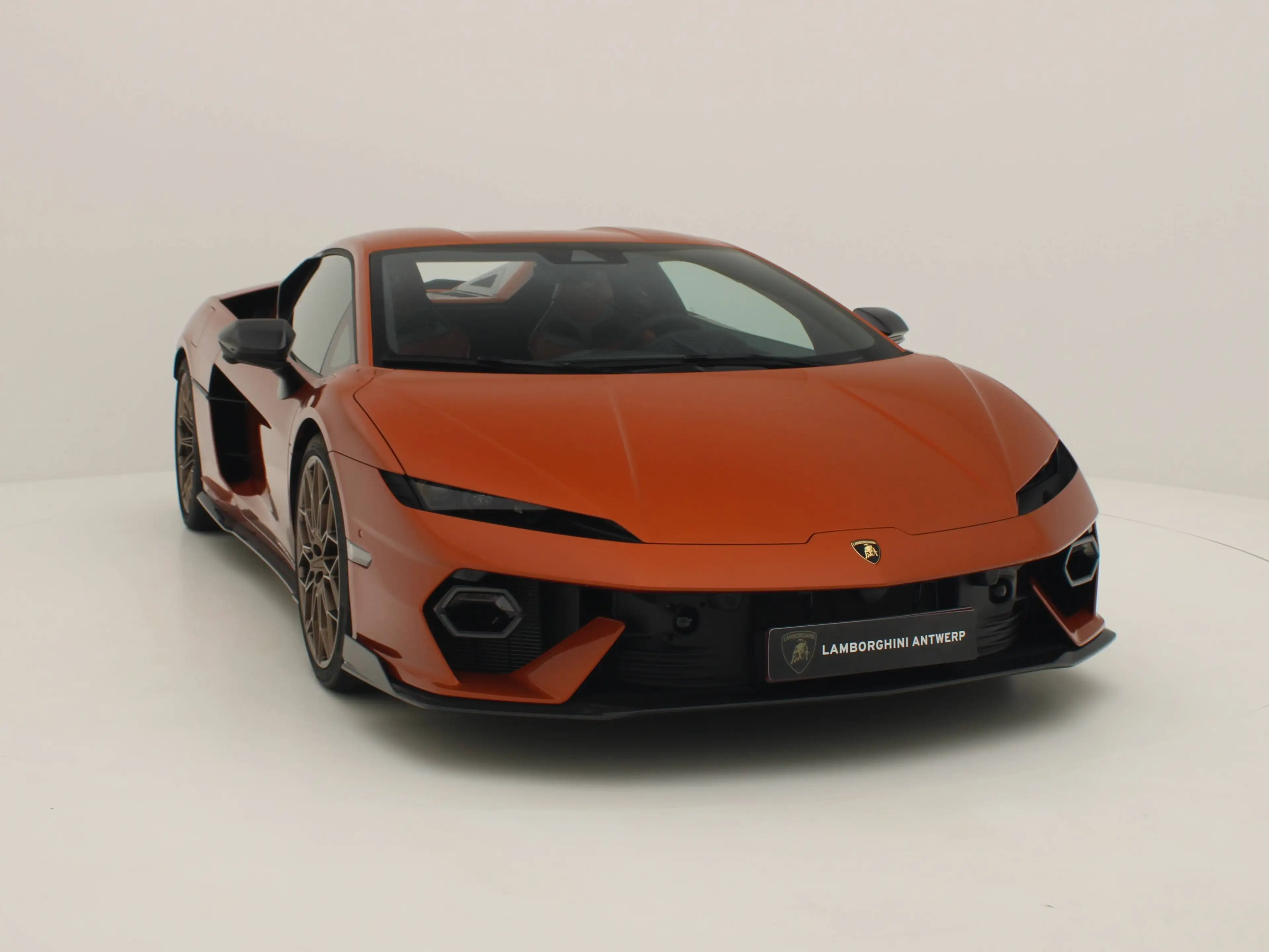 Lamborghini Temerario V8 Biturbo Plugin-Hybrid 920cv - Ad Personam Arancio Eclipse — photo 3