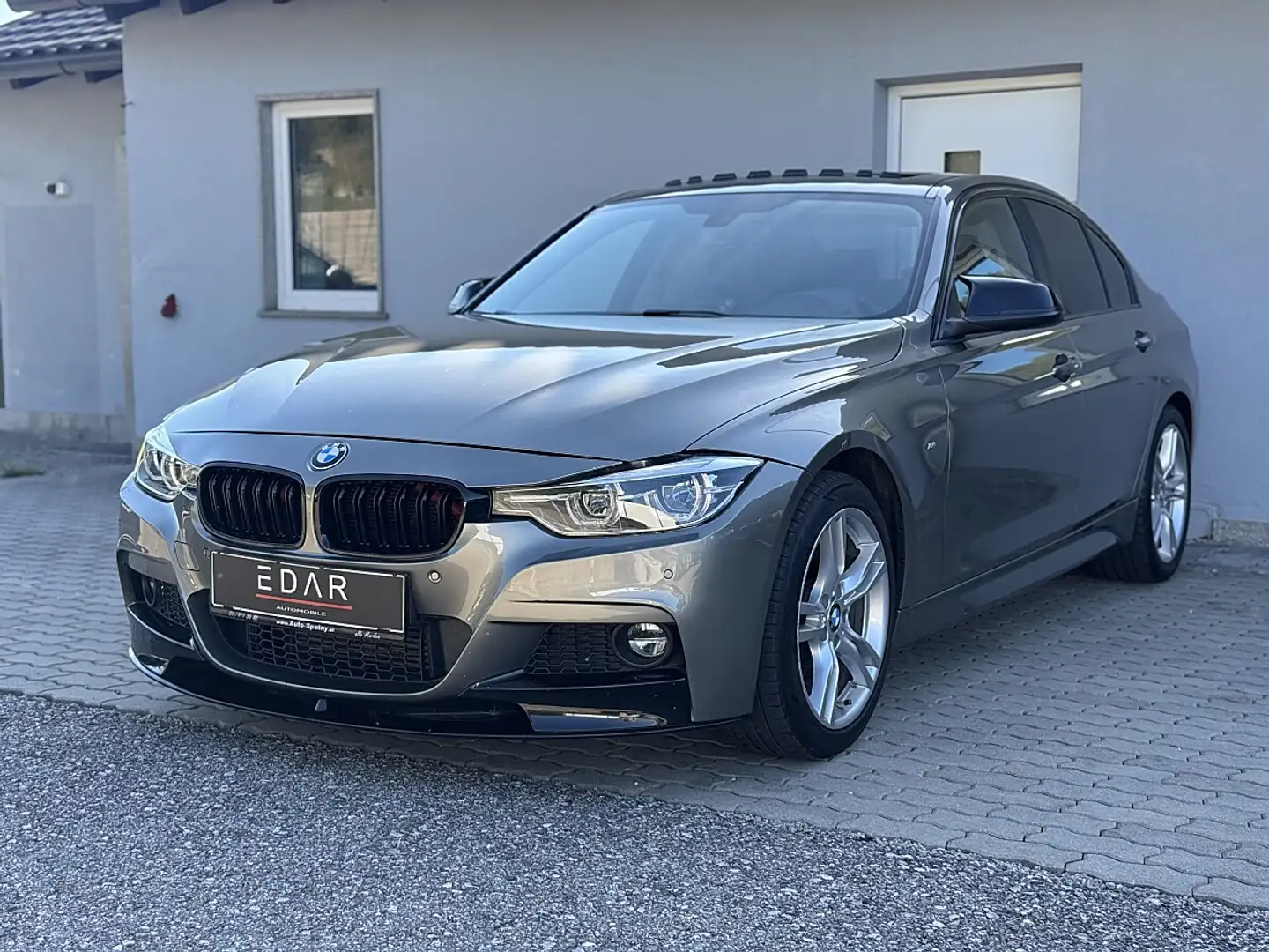 BMW 318 i Aut.*Schiebedach*Leder* Grau - 2