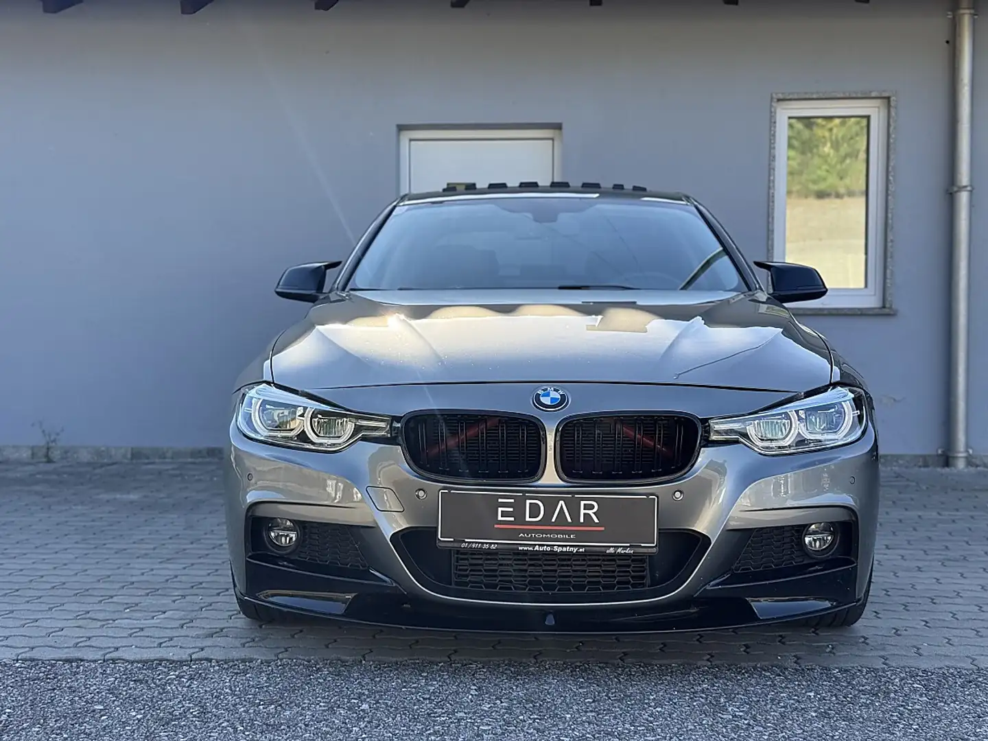 BMW 318 i Aut.*Schiebedach*Leder* Grau - 1