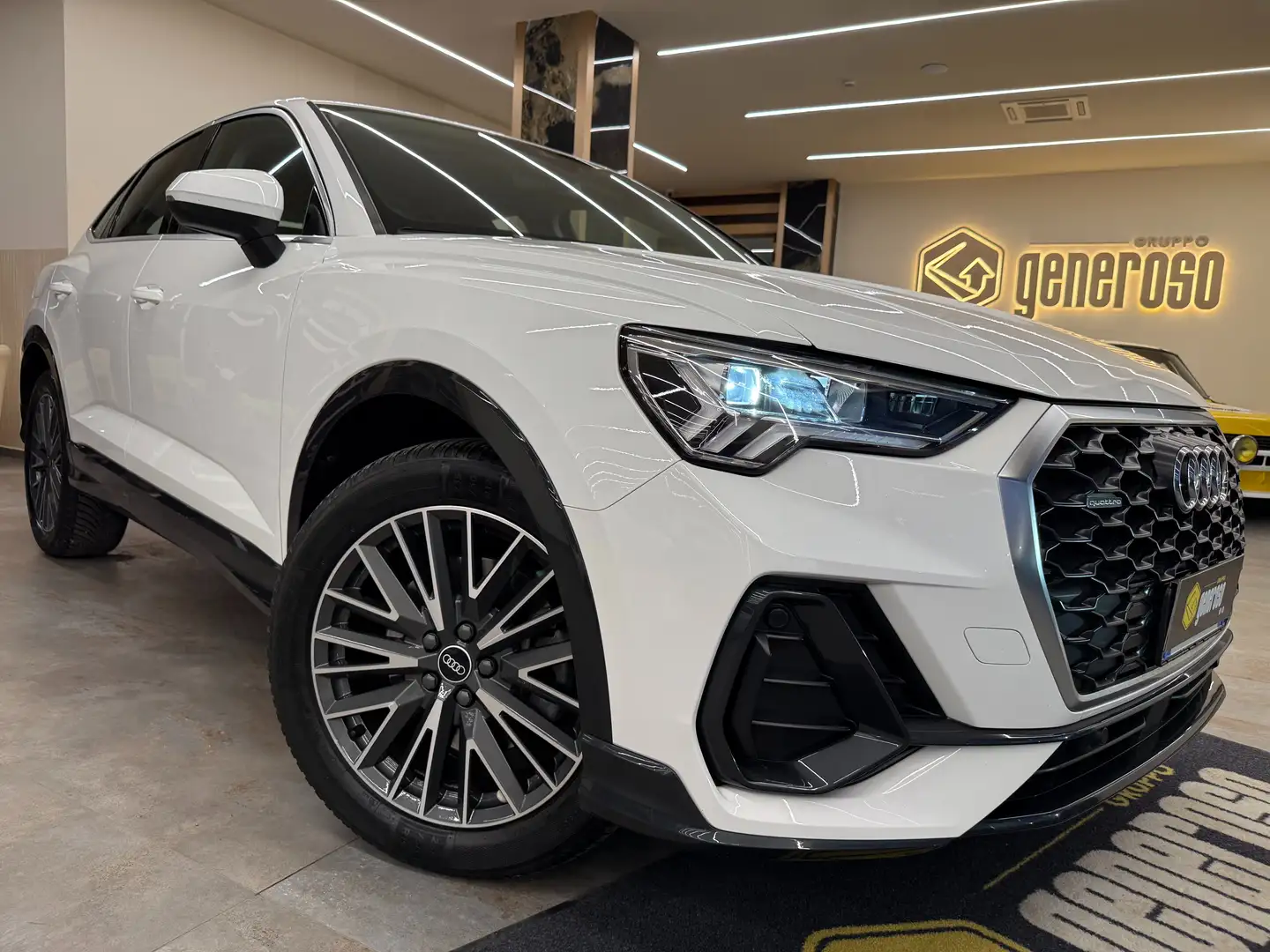 Audi Q3 Q3 Sportback 40 2.0Tdi SLine SPB quattro 200cv Blanc - 1