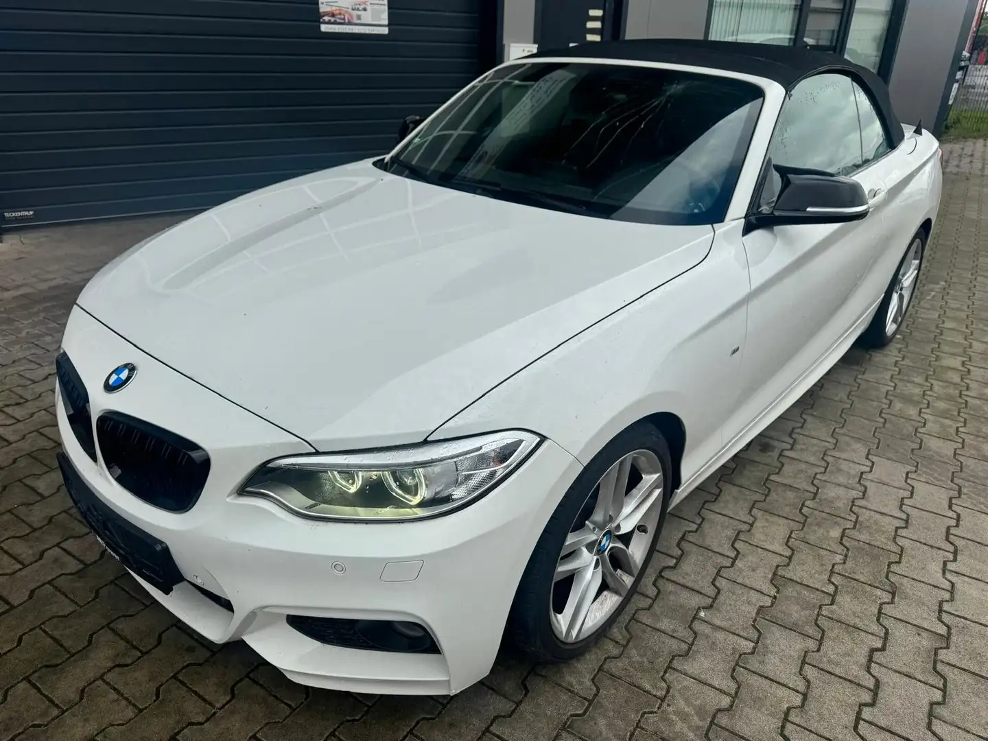 BMW 220 d Cabrio/M-Sportpaket/Navi/Komfortzugang Weiß - 1