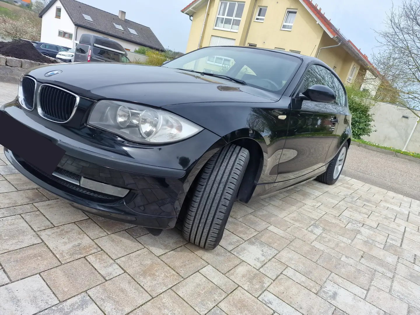 BMW 118 1er Diesel (3-Türer) 118d DPF Černá - 1
