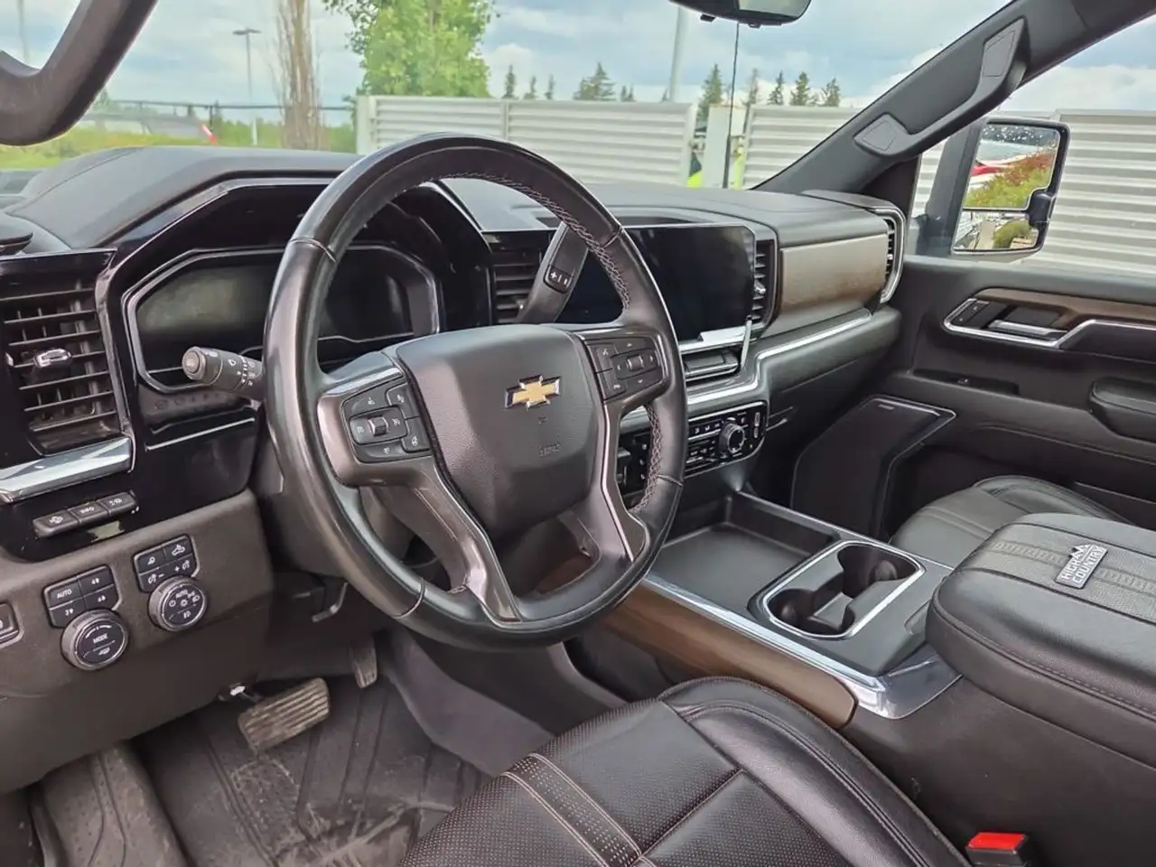 Chevrolet Silverado 2500 photo Chevrolet Silverado 2500