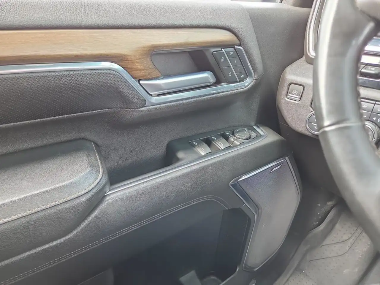 Chevrolet Silverado 2500 photo Chevrolet Silverado 2500