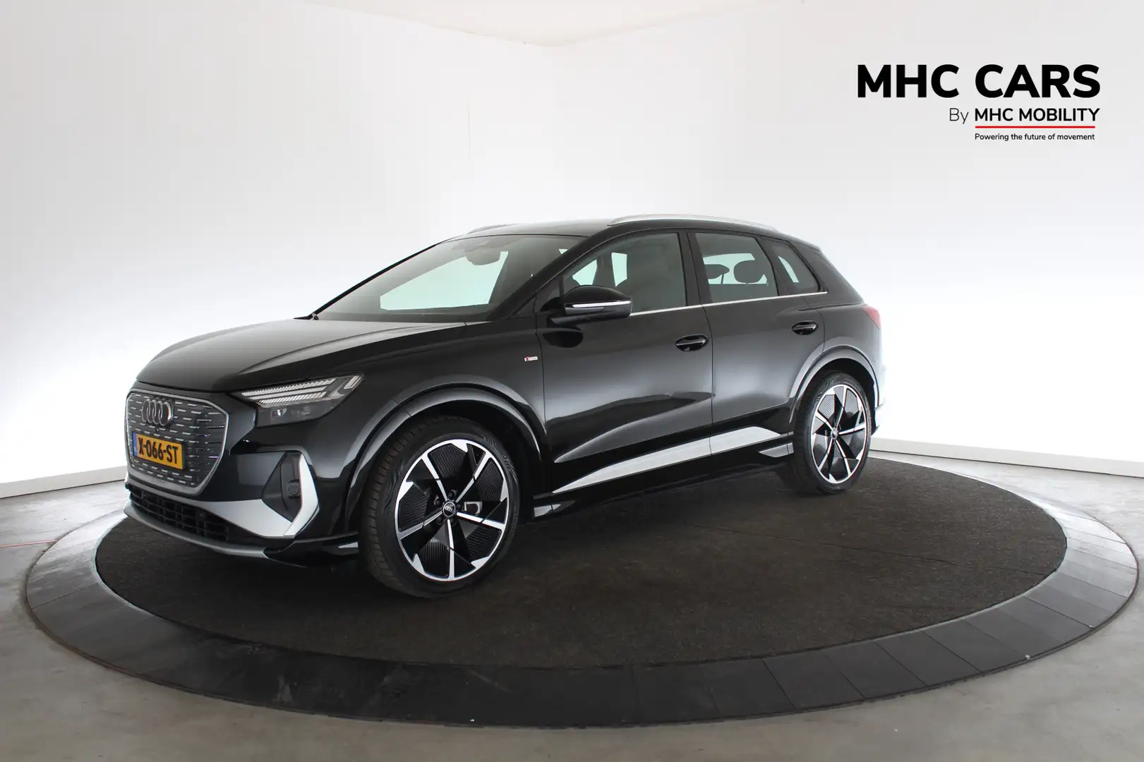 Audi Q4 e-tron 45 S Edition 82 kWh | Operational lease 970.- ex b Zwart - 1