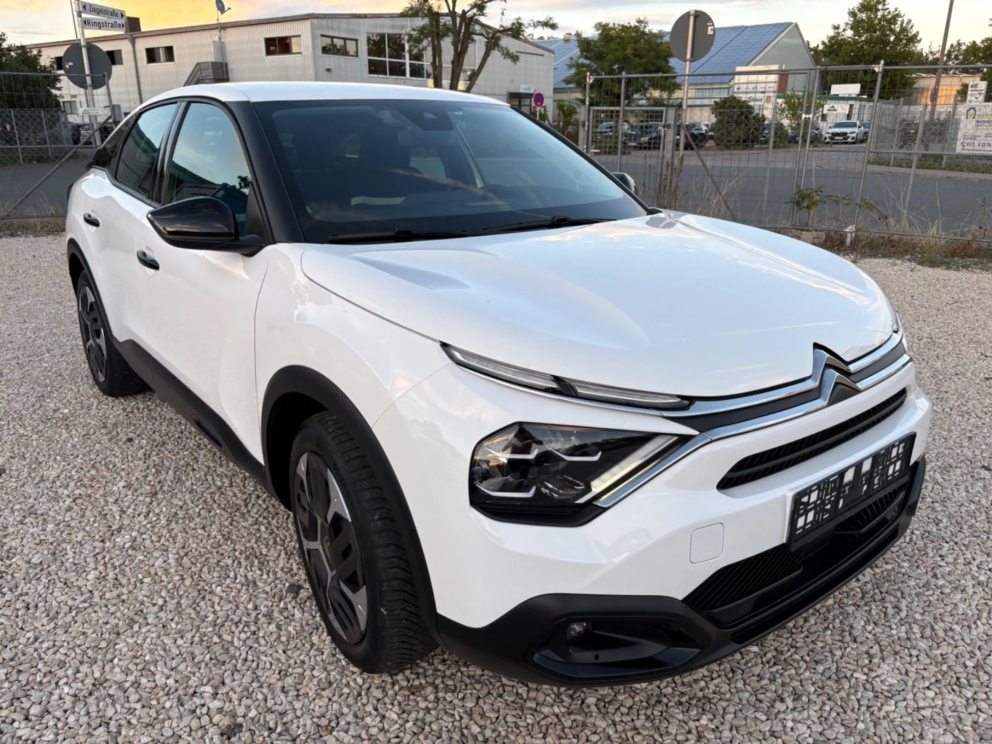 Citroen C4 Lim. 1.2 PureTech EAT8*LED*Kamera*Navi*LaneAs — photo 3