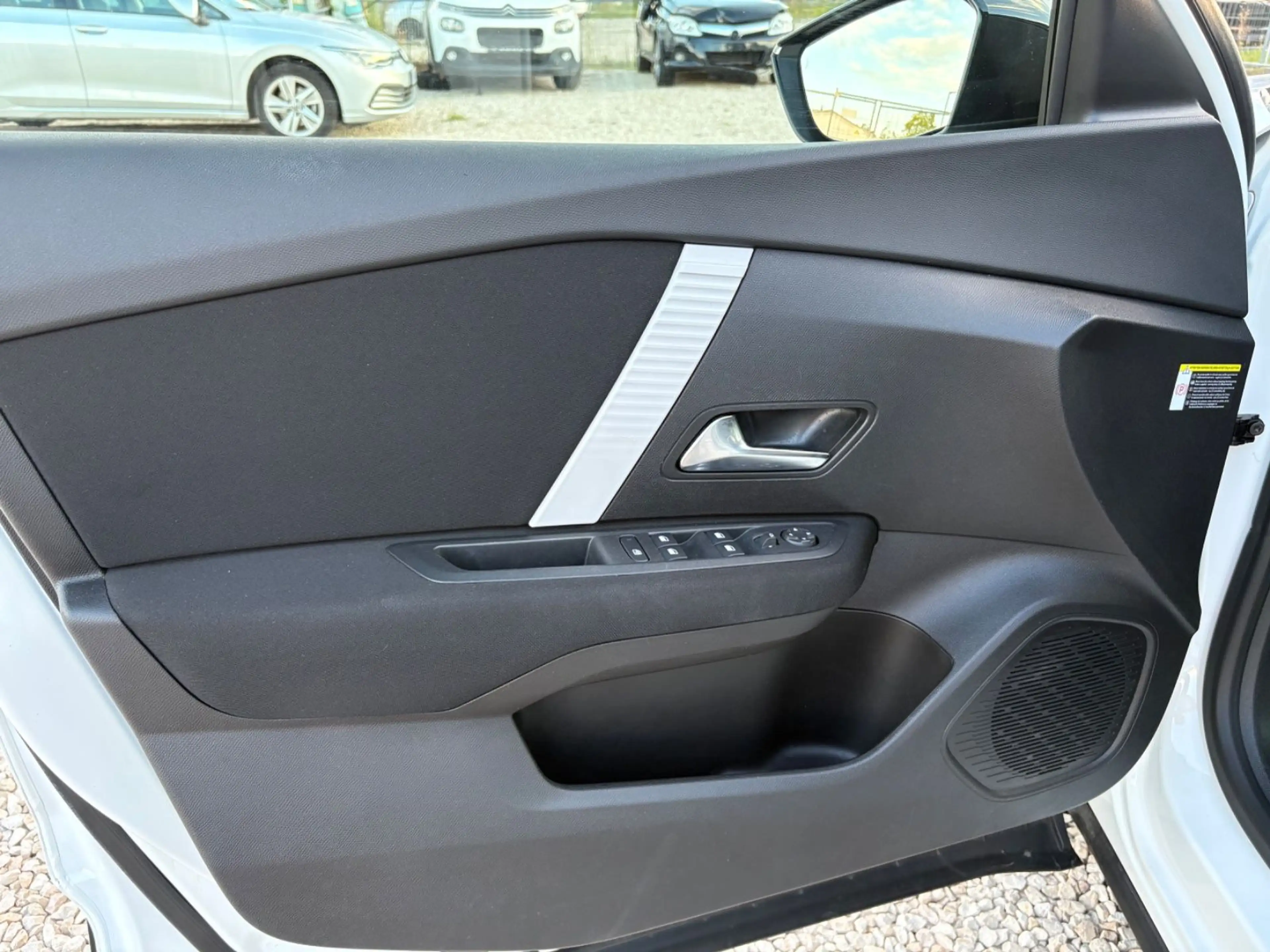 Citroen C4 Lim. 1.2 PureTech EAT8*LED*Kamera*Navi*LaneAs — photo 9