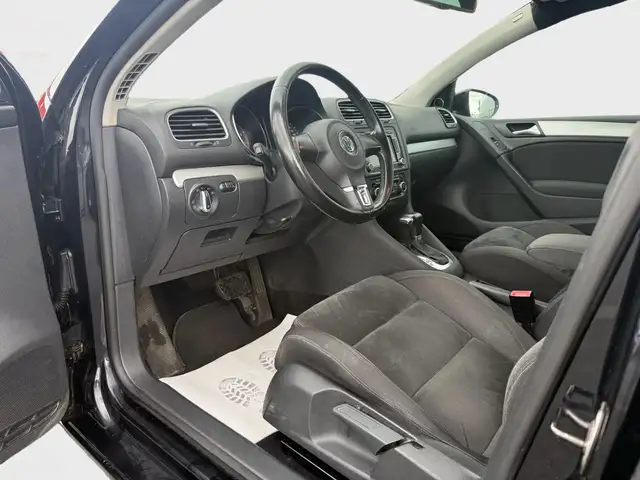 Volkswagen Golf view 9