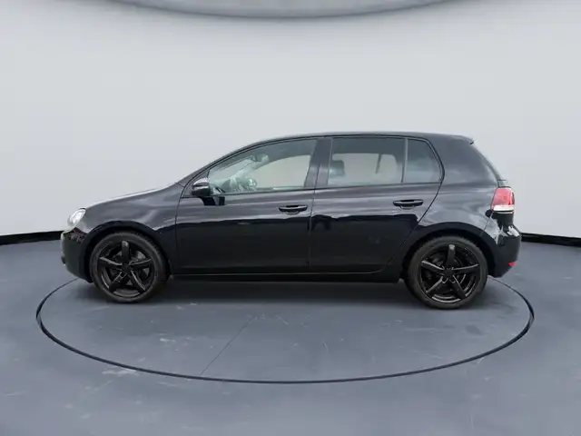 Volkswagen Golf view 2