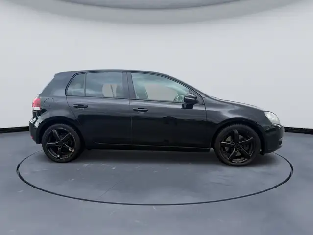 Volkswagen Golf view 6