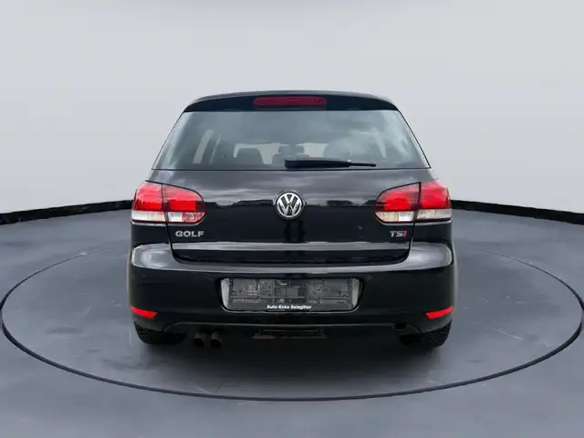 Volkswagen Golf view 4